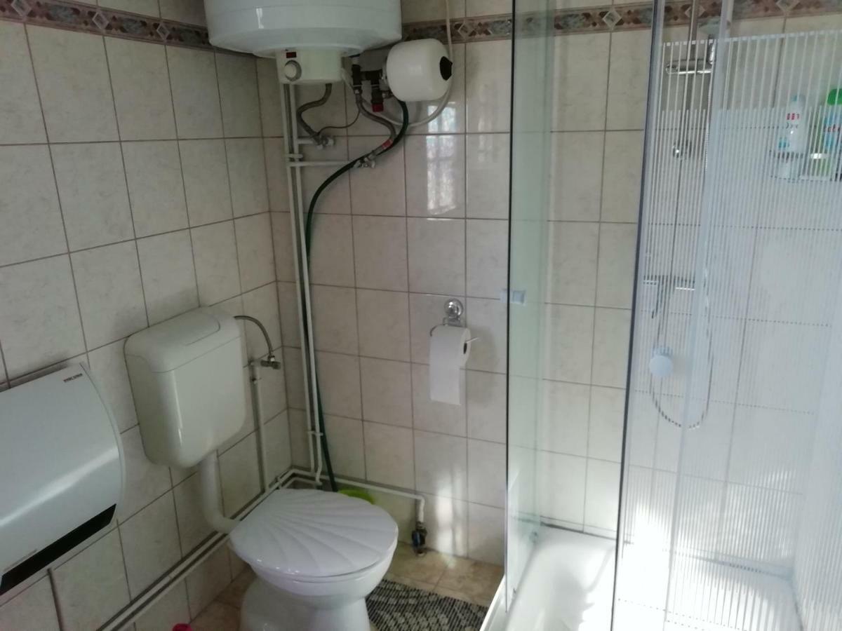 Karesz nyaralóház Zalakaros Esterno foto